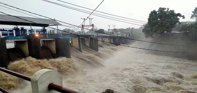 Hujan Deras di Puncak Bogor Bendung Katulampa Sempat Siaga 3