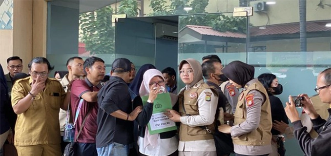 Isak Tangis Penyerahan 7 Jasad Korban Kebakaran Terra Drone