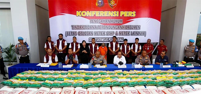 Kasus Polda Riau Beras Oplosan Hingga Judi Online Terungkap