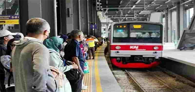 Penumpang Antusias KRL Green Line Tambah Jadwal Perjalanan