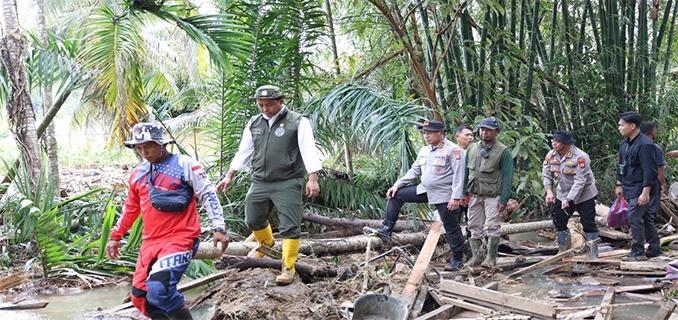 Rapat Bareng Raja Juli Titiek Soroti Hutan Gundul Bencana Banjir