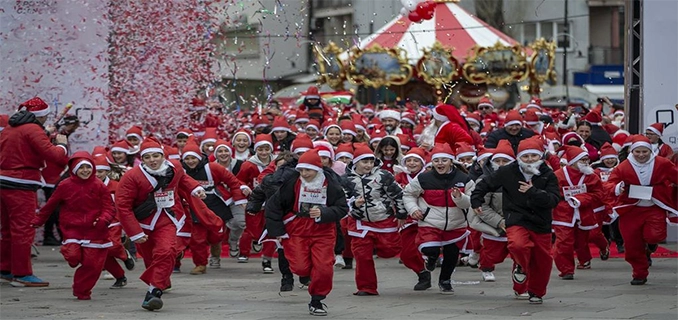 Ribuan Sinterklas Meriahkan Natal Dengan Lari Amal di 2025