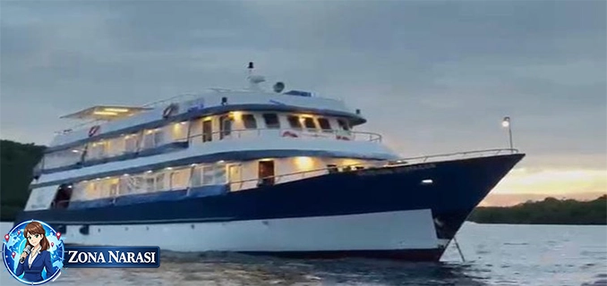 Kapal Pesiar Karam Tabrak Terumbu Karang di Raja Ampat