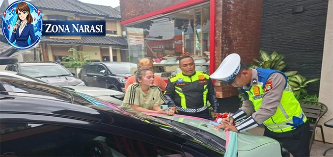 Viral Mobil Pakai Strobo & Sirene Shaun the Sheep Ditilang Polisi
